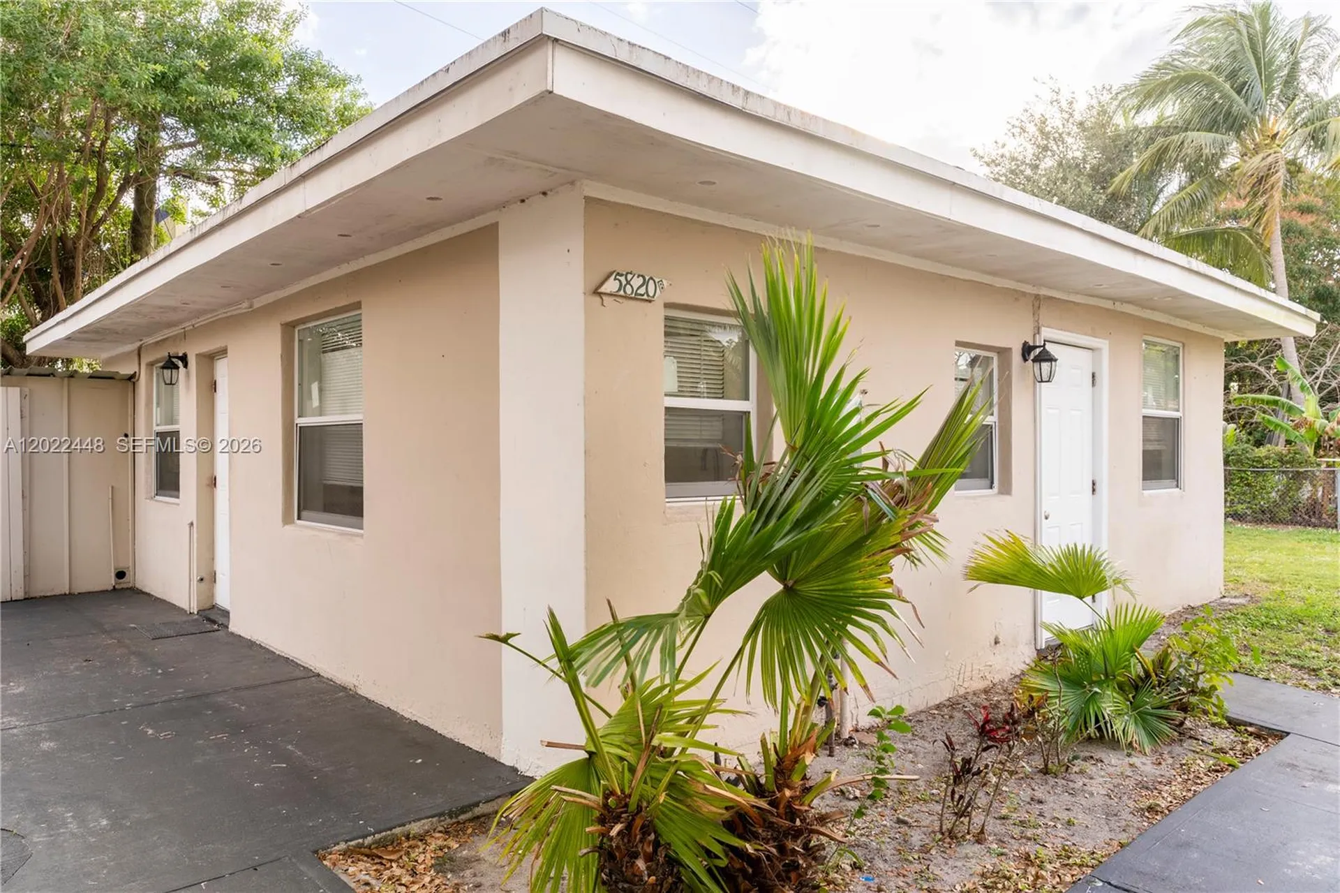 5820 Grant Street Hollywood FL 33021