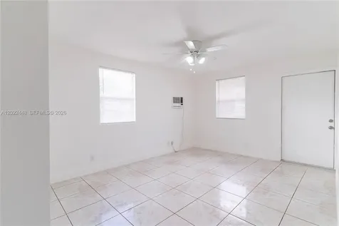 5820 Grant Street Hollywood FL 33021
