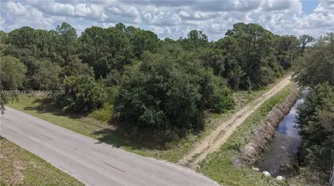 375 S Mayoral Street Clewiston FL 33440