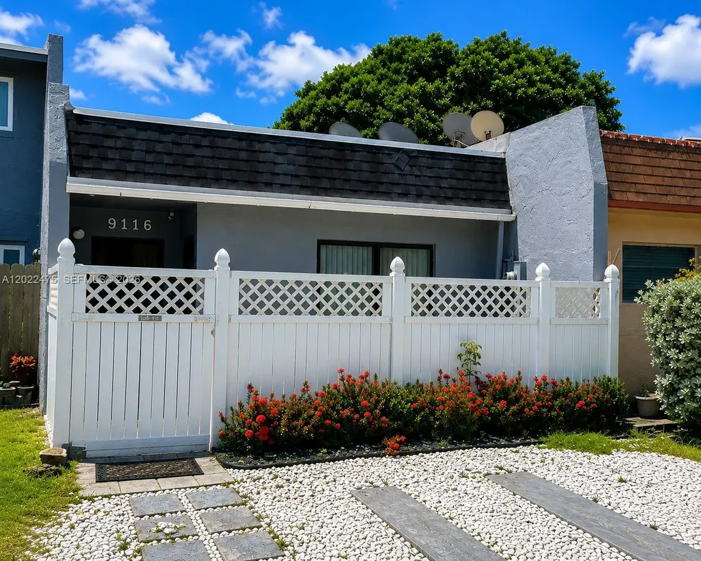 9116 NW 35th Place Sunrise FL 33351