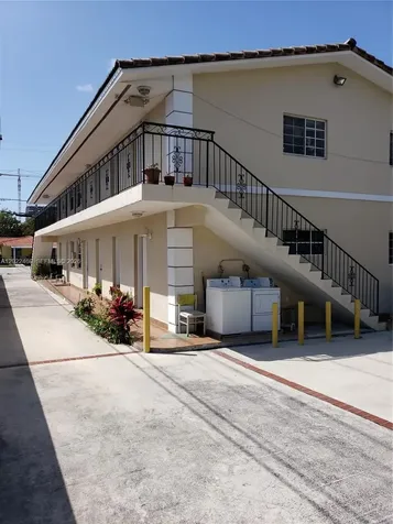 2725 SW 25th Street Miami FL 33133