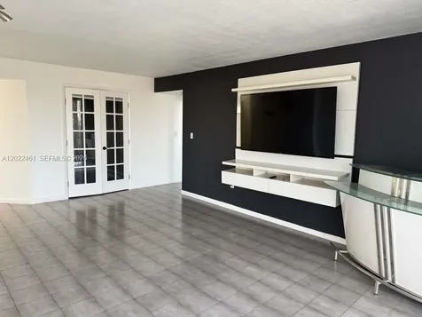 900 NE 195th Street Miami FL 33179