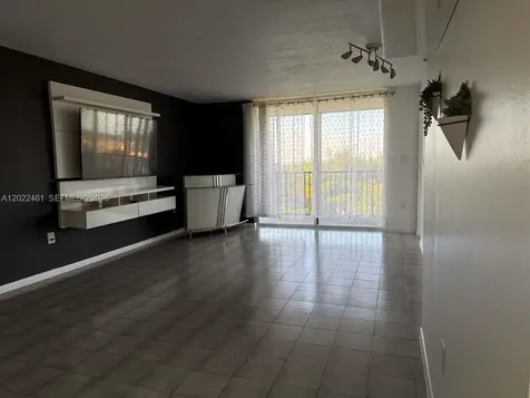 900 NE 195th Street Miami FL 33179