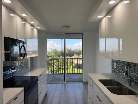 900 NE 195th Street Miami FL 33179