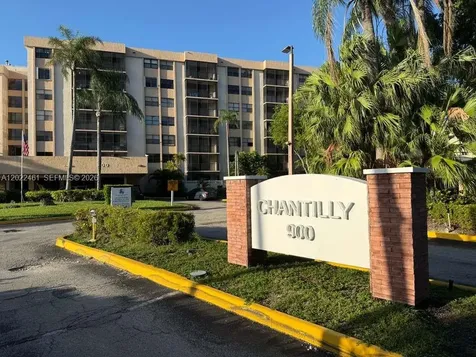900 NE 195th Street Miami FL 33179