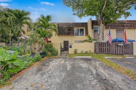 3764 SW 60th Terrace Davie FL 33314