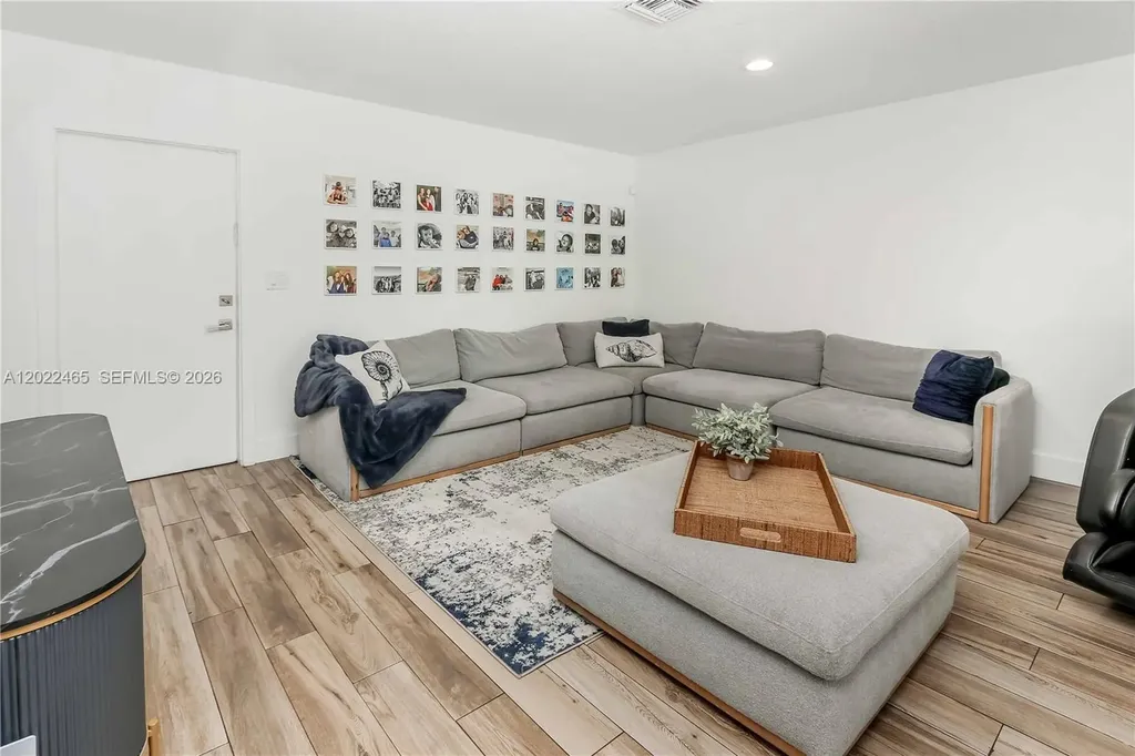 3641 N 55th Avenue Hollywood FL 33021