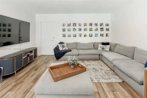 3641 N 55th Avenue Hollywood FL 33021