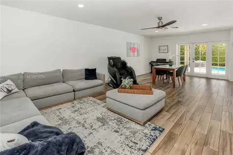 3641 N 55th Avenue Hollywood FL 33021