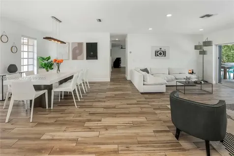 3641 N 55th Avenue Hollywood FL 33021
