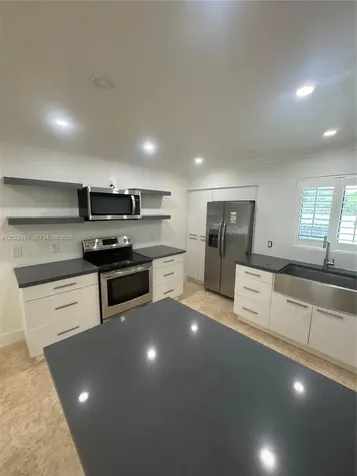 13932 Kendale Lakes Drive Miami FL 33183