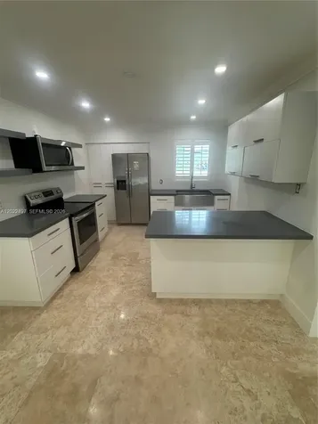 13932 Kendale Lakes Drive Miami FL 33183