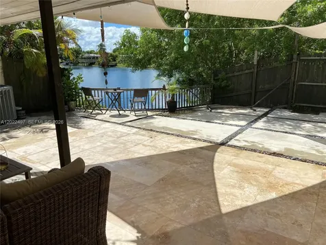 13932 Kendale Lakes Drive Miami FL 33183