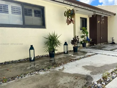 13932 Kendale Lakes Drive Miami FL 33183