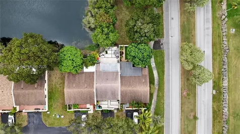 13932 Kendale Lakes Drive Miami FL 33183