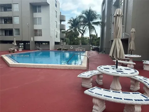 Miami FL 33172