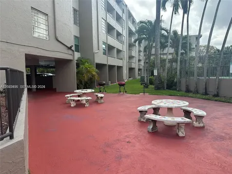 Miami FL 33172