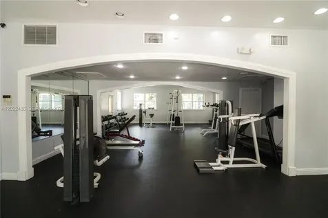 8245 Lake Drive Doral FL 33166