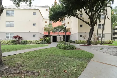 8245 Lake Drive Doral FL 33166