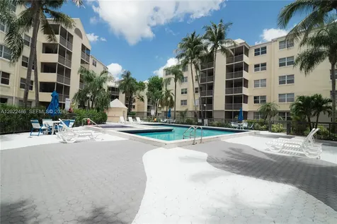 8245 Lake Drive Doral FL 33166