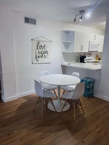 2775 W 52nd Street Hialeah FL 33016