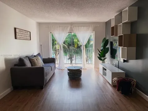 2775 W 52nd Street Hialeah FL 33016