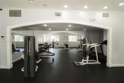 8245 Lake Drive Doral FL 33166