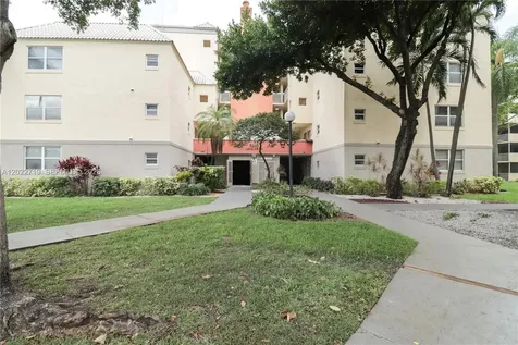 8245 Lake Drive Doral FL 33166