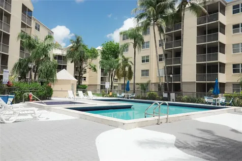 8245 Lake Drive Doral FL 33166