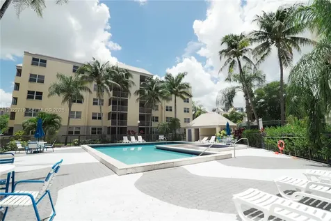 8245 Lake Drive Doral FL 33166