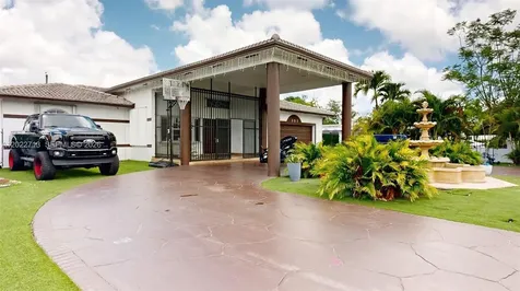 357 W 44th Street Hialeah FL 33012