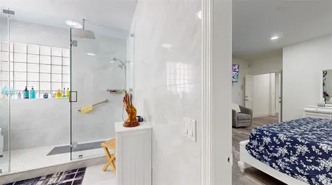 357 W 44th Street Hialeah FL 33012
