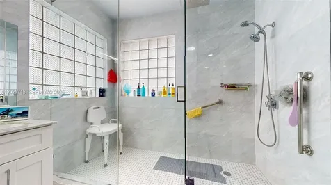 357 W 44th Street Hialeah FL 33012