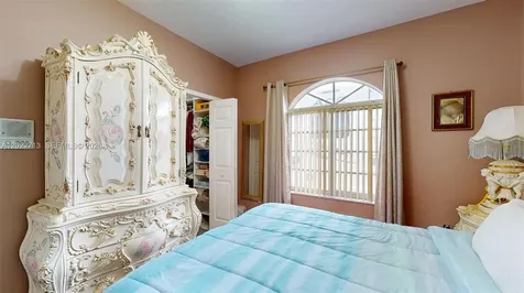 357 W 44th Street Hialeah FL 33012