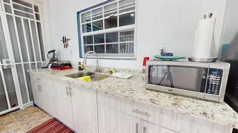 357 W 44th Street Hialeah FL 33012