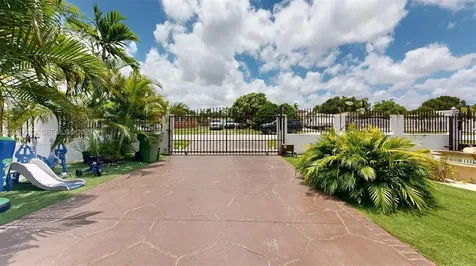 357 W 44th Street Hialeah FL 33012