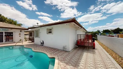 357 W 44th Street Hialeah FL 33012