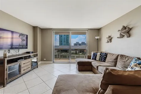 6039 Collins Avenue Miami Beach FL 33140