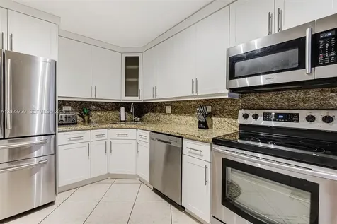 6039 Collins Avenue Miami Beach FL 33140