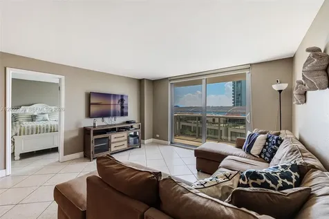 6039 Collins Avenue Miami Beach FL 33140