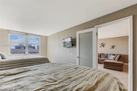 6039 Collins Avenue Miami Beach FL 33140