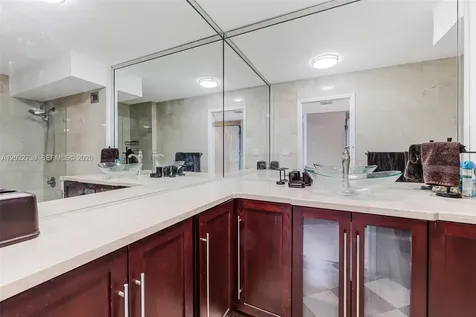 6039 Collins Avenue Miami Beach FL 33140