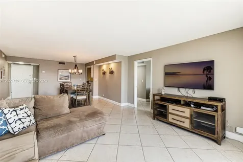 6039 Collins Avenue Miami Beach FL 33140