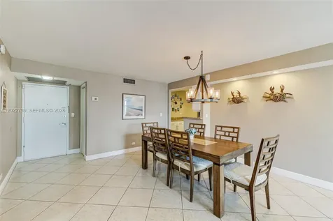 6039 Collins Avenue Miami Beach FL 33140