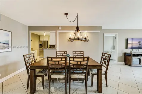 6039 Collins Avenue Miami Beach FL 33140
