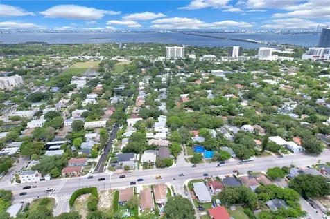 21 NE 48th Street Miami FL 33137