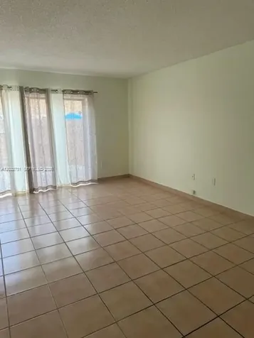 9475 Palm Creek N Pembroke Pines FL 33025