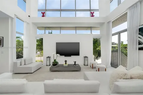 1201 W 47th Street Miami Beach FL 33140