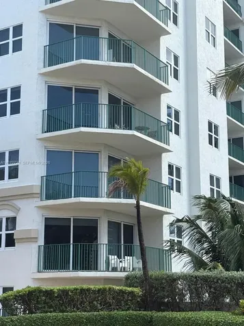 20000 E Country Club Drive Aventura FL 33180