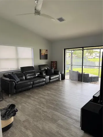 6950 W Wedgewood Avenue Davie FL 33331
